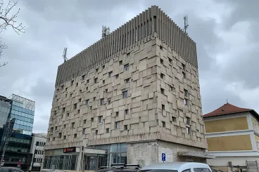 Eladó a kolozsvári Telefonpalota, a szocmodern építészet jelentős példája