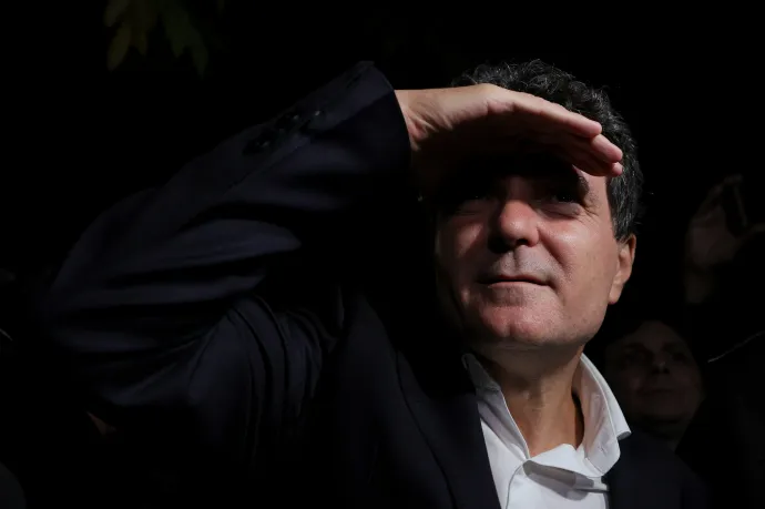 Romániai értelmiségiek hívnak fel hasznos szavazásra Nicușor Dan mellett – éles a vita a választások előtt