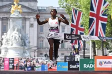 Megdőlt a tisztán női világrekord a London Maratonon, a férfiaknál Kipchogének esélye sem volt a győzelemre
