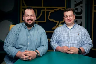 Nem az volt, hogy egyből Porsche, és mekkora királyok vagyunk – idézetek a Simon’s Burger alapítóival készült interjúból