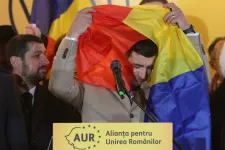 George Simion 29, Crin Antonescu 26, Nicușor Dan 23 százalékon áll egy friss felmérés szerint