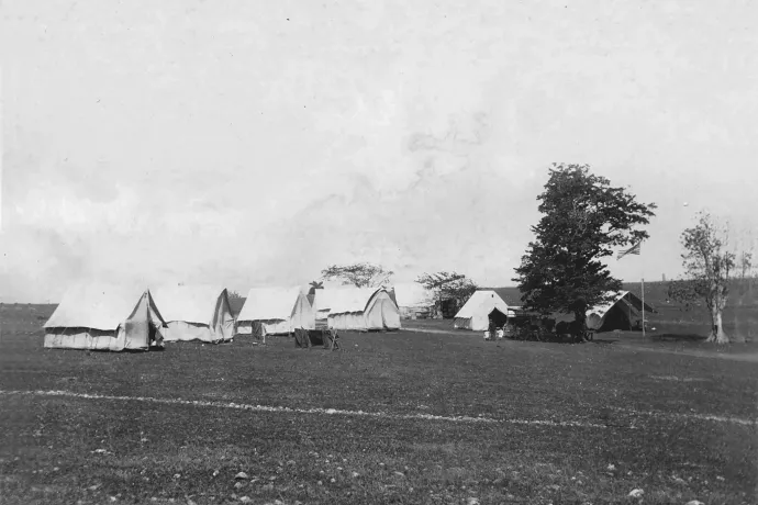 A Camp Lazear sátrai a kubai Quemados közelében – Fotó: Claude Moore Health Sciences Library, University of Virginia
