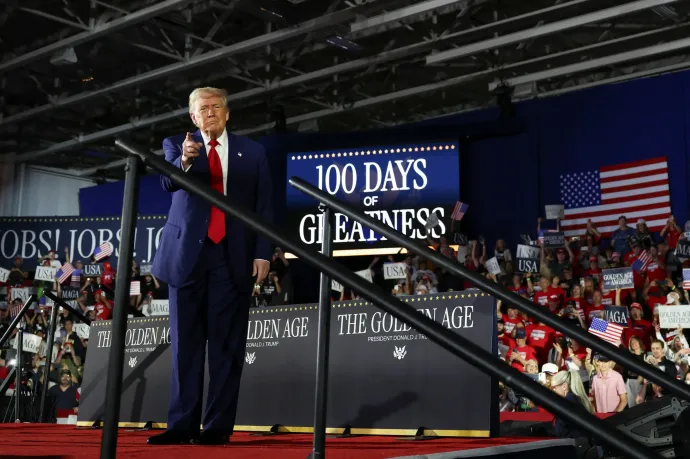 Trump megünnepelte elnöksége első száz napját, és lekommunistázta azokat a bírókat, akik több döntését is megakadályozták