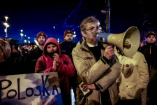 A rendőrség közölte, hogy Hadházy a május 1-jei tüntetés jogszerűtlen folytatásáról tájékoztatott