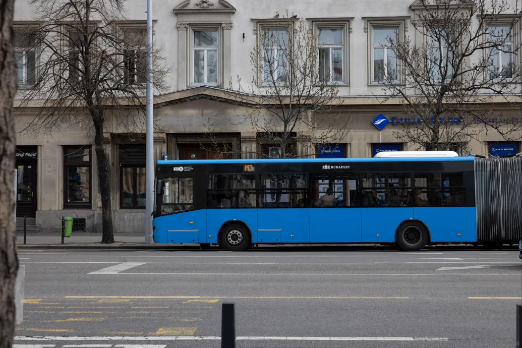 Háromszáz millióra büntették a BKK-t egy közbeszerzés miatt, megtámadják a döntést