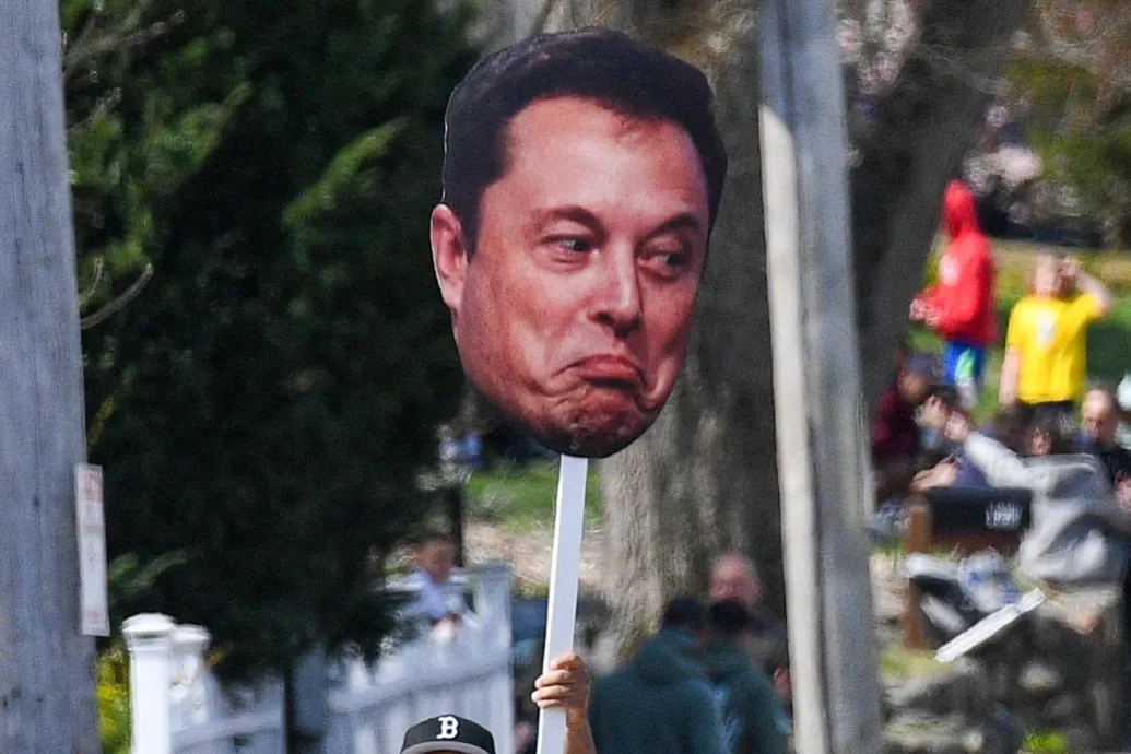 Öt hónap alatt 11 millió EU-s felhasználót veszített el Elon Musk – Forrás: Telex.hu