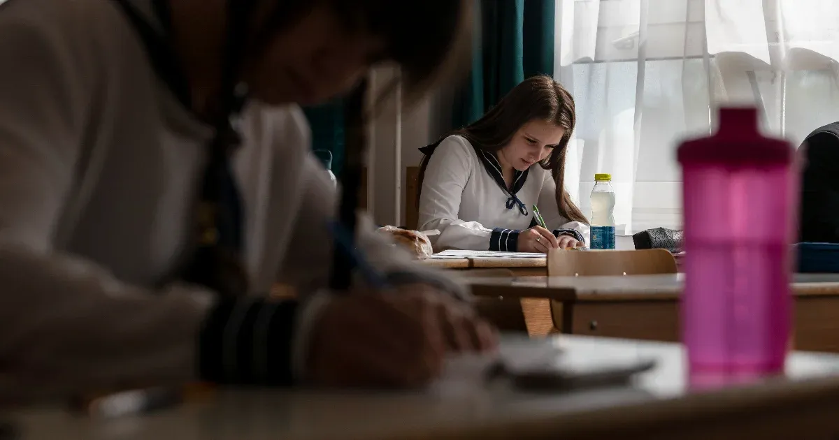 Ma kezdődnek az érettségik, kövesse a Telexen a legfontosabb híreket!