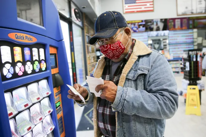 Huszonhatmillió szelvényt vásároltak a szerencsejáték-felügyelet segítségével, most áll a bál a texasi lottó nyertesei körül