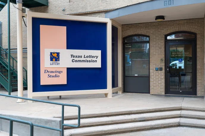 A Texasi Lottó Bizottság épülete Austinban – Fotó: Michelmond / Shutterstock