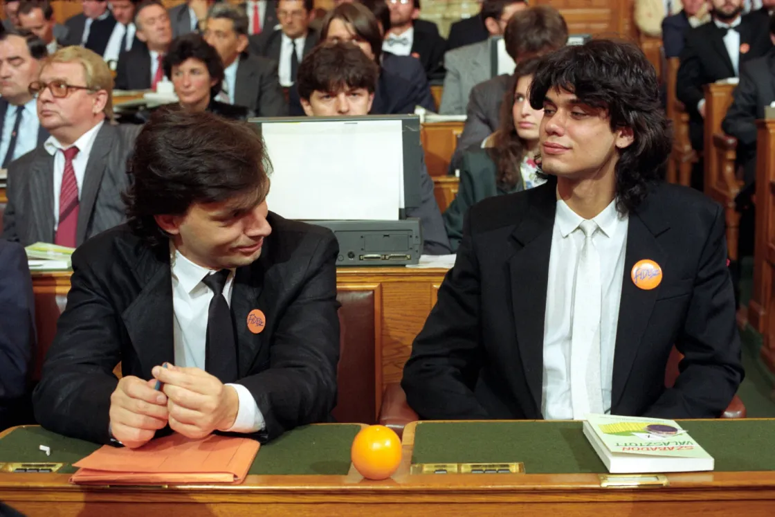 Harmincöt éve volt Orbán Viktor első munkanapja a Parlamentben