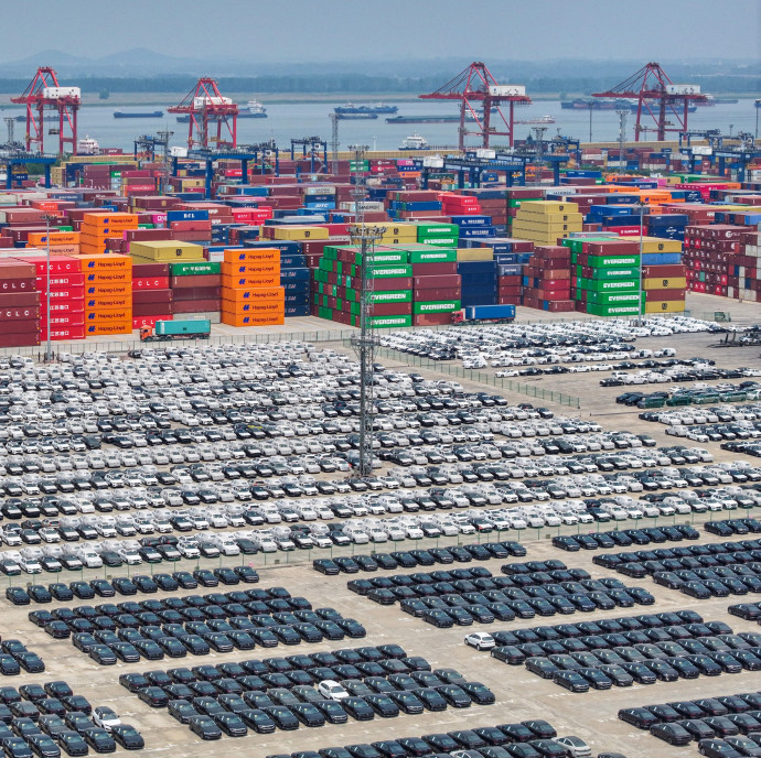 Megérzi a pofonokat, de Kína egyelőre nem látszik megtörni a kereskedelmi háborúban