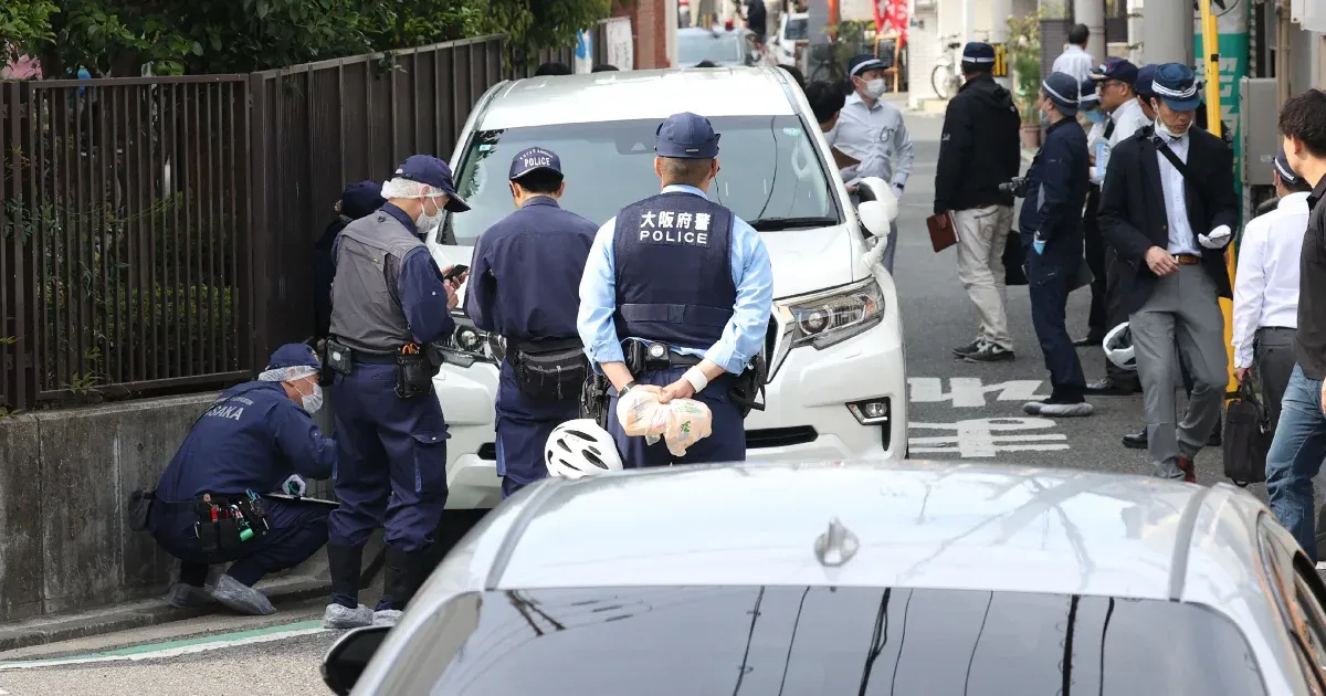 Iskolás gyerekek közé hajtott autójával egy férfi Japánban