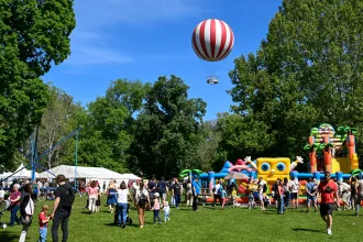 Ugrálóvár, bográcsozás, politikai messiás – így ünneplik a baloldali pártok május 1-jét