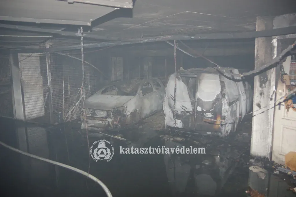 Holttestet találtak abban a 11. kerületi mélygarázsban, ahol hajnalban gyulladt ki egy kisbusz és egy autó