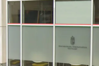 Vörös festékkel rongálták meg a stuttgarti magyar főkonzulátust