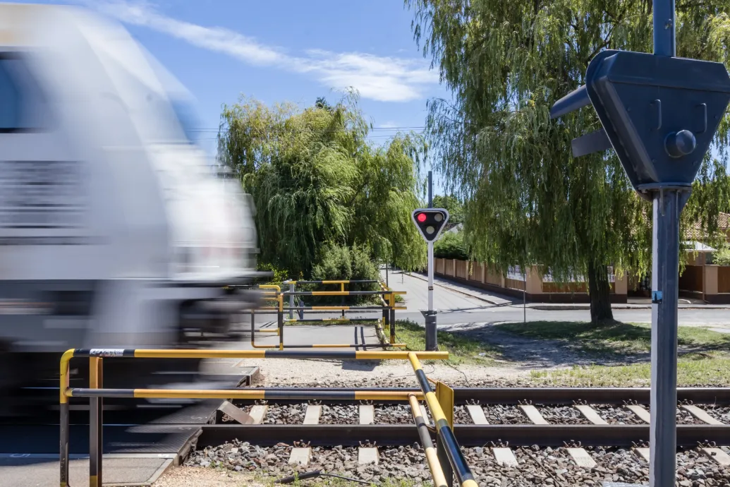 Fékhiba miatt közel egy órás késéssel indult a MÁV balatoni szerelvénye