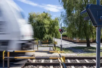 Fékhiba miatt közel egy órás késéssel indult a MÁV balatoni szerelvénye