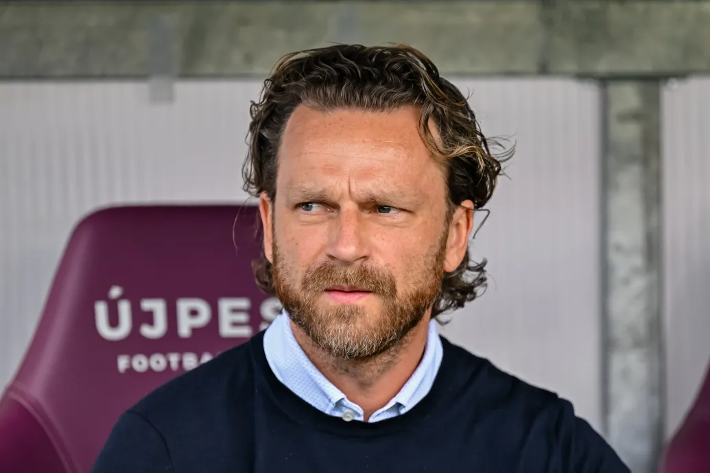 Három fordulóval a bajnokság vége előtt menesztették az Újpest edzőjét