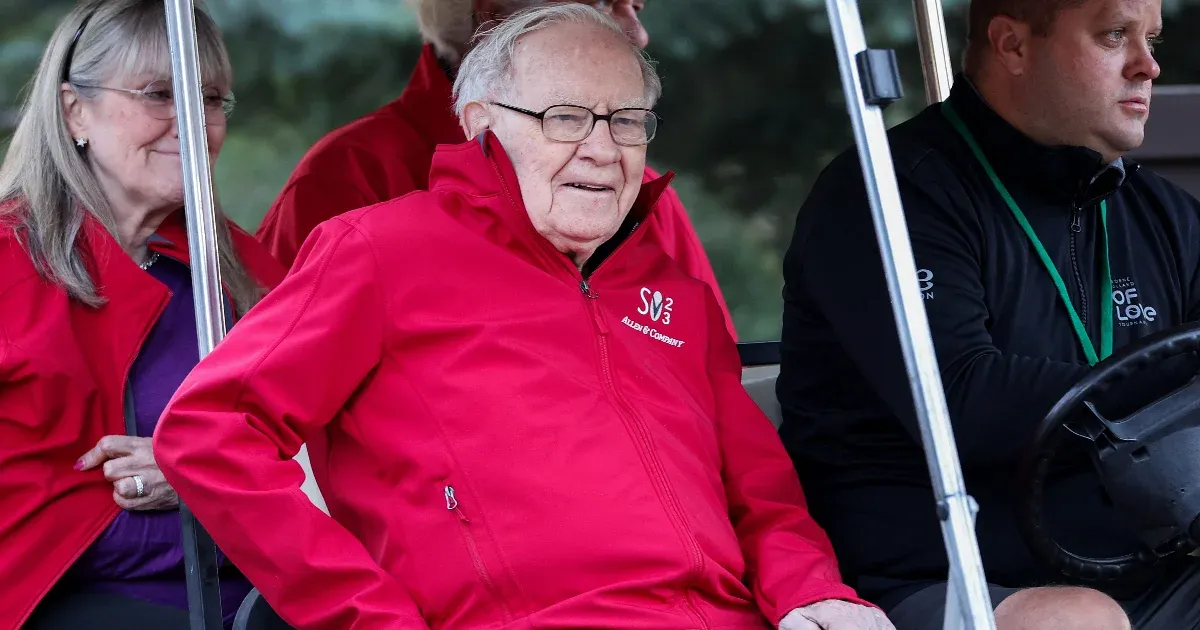 Év végéig távozik 60 éve fillérekért vett, most egybillió dolláros cége éléről Warren Buffett