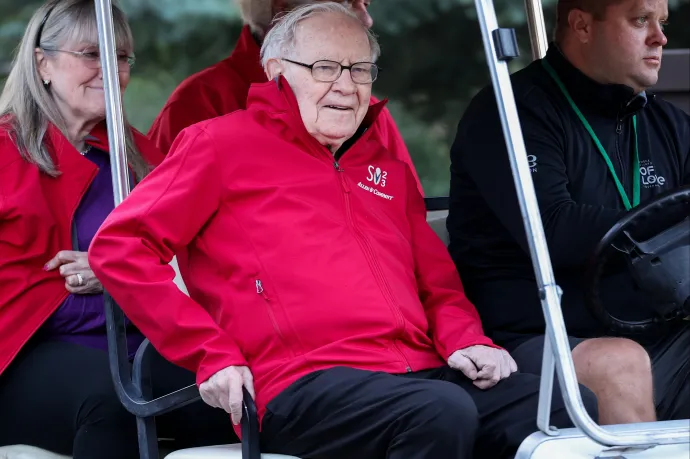 Év végéig távozik 60 éve fillérekért vett, most egybillió dolláros cége éléről Warren Buffett
