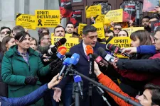 Az AUR az urnazárás időpontjának kitolását kéri a diaszpórában