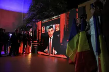 Román elnökválasztás: a szélsőjobboldali jelölt simán az élen végzett az első fordulóban