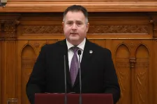ÁSZ-elnök: Ha nekem asztalosként kiemelkedő profitom lenne, biztos, hogy nem Porschét vagy Ferrarit vennék