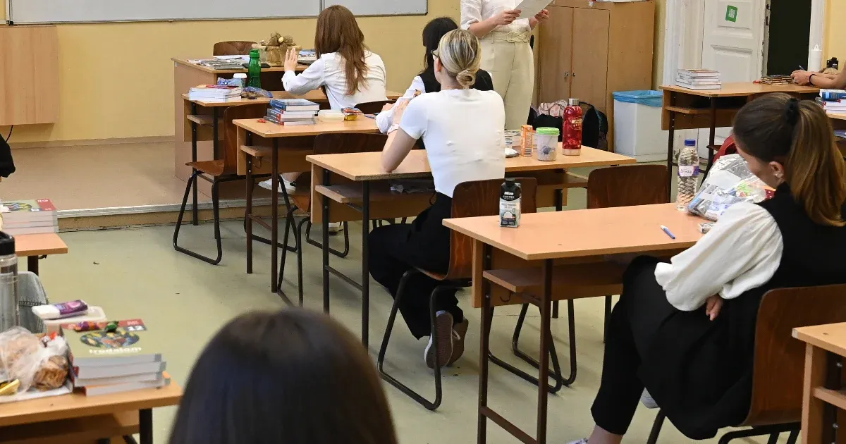 Egy Raátz Judittal készült beszélgetésből kell szövegértési feladatokat megoldaniuk a diákoknak a középszintű magyarérettségin