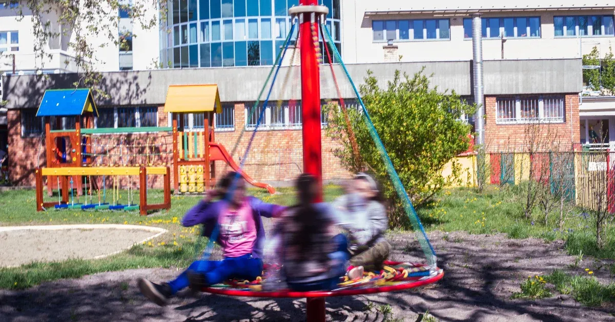 Nőtt a kifogásolható életvitelű gyermekvédelmi dolgozók aránya az idei vizsgálatok alapján