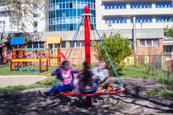 Nőtt a kifogásolható életvitelű gyermekvédelmi dolgozók aránya az idei vizsgálatok alapján