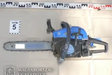 Elítélték a férfit, aki láncfűrésszel támadt közmunkásokra
