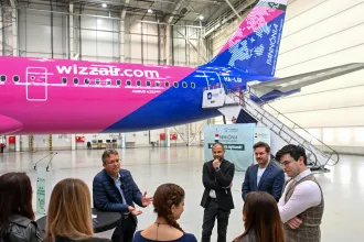 Wizz Air-gépre festve hirdeti a kormány az Erasmust pótló cserediákprogramot, a repülő első útja Brüsszelbe vezet
