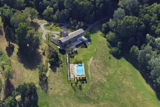 Someone with close ties to the Hungarian government purchased a luxury villa in Varese, Italy