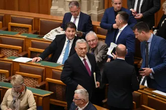 Orbán: Mi nem hagyjuk el Brüsszelt, el fogjuk foglalni