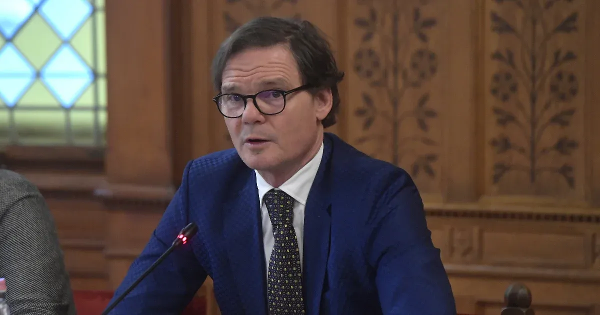 Harmadszorra már elment a bĂrĂłságra Bánki Erik, aki azt vallotta, semmi köze a pĂ©csi Volvo-botrányhoz