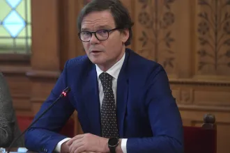Harmadszorra már elment a bíróságra Bánki Erik, aki azt vallotta, semmi köze a pécsi Volvo-botrányhoz