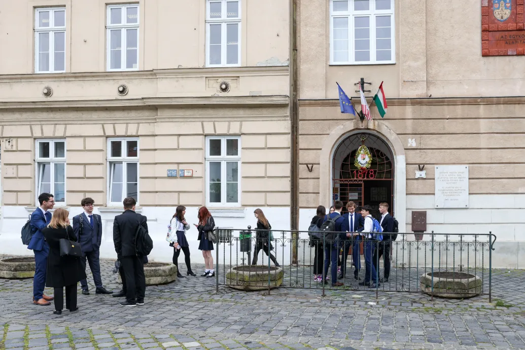 Az irodalmi kérdéssor egy hülyeség – diákokat kérdeztünk a magyarérettségi után