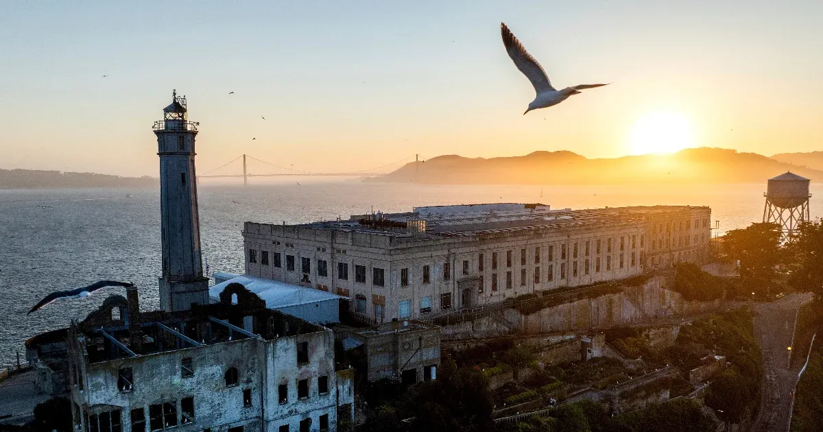 Igazi, Trumpra jellemzĹ‘ lĂ©pĂ©s a hĂrhedt Alcatraz tervezett Ăşjranyitása