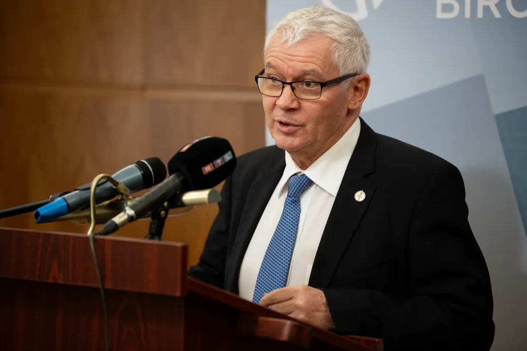 Az ügyészség „nem kívánja kommentálni” a Polt Pétert érintő találgatásokat