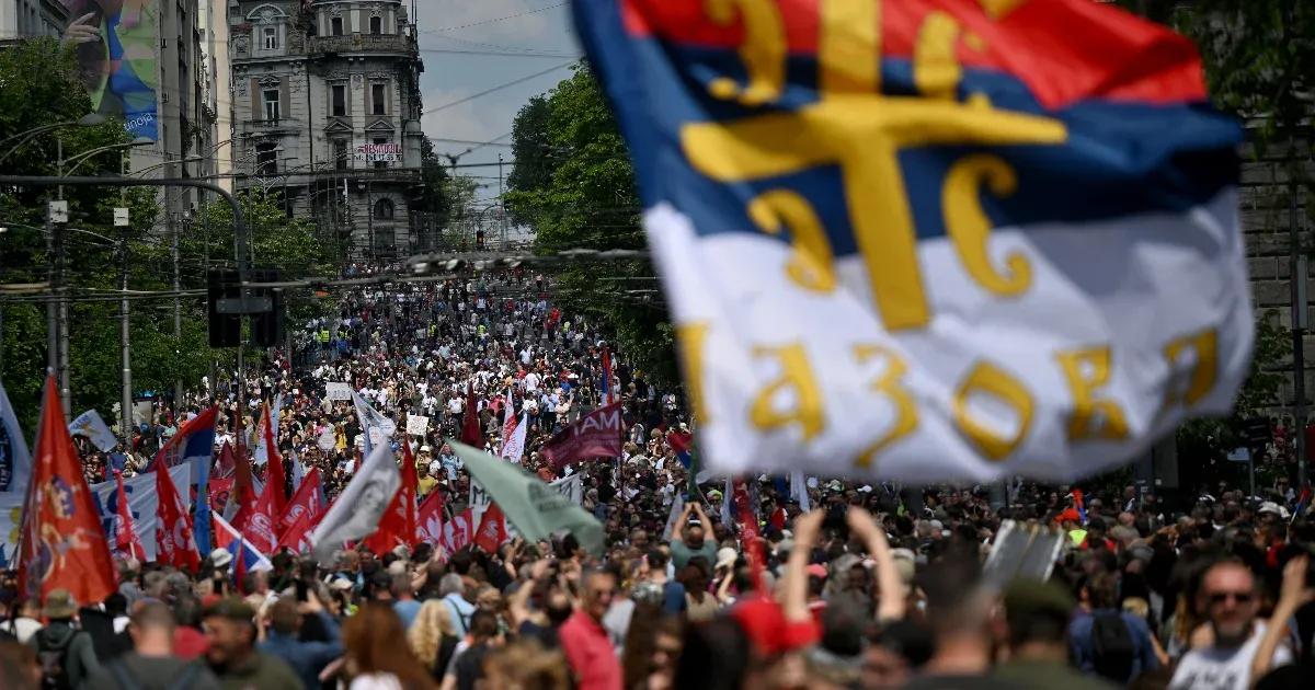 Előrehozott választást követelnek a szerbiai egyetemisták