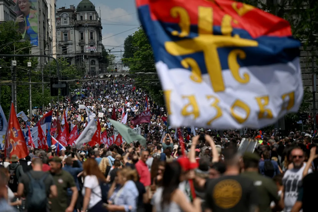 Előrehozott választást követelnek a szerbiai egyetemisták