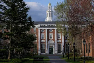 Trump kormánya további támogatásokat tart vissza a Harvard Egyetemtől