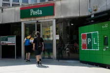 Hamis adatokkal rendelt csomagokat a postavezető, majd lenyúlta a tartalmukat