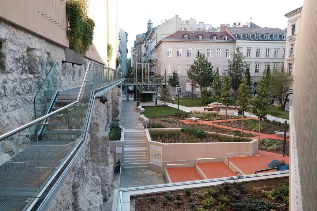 Majdnem kétmilliárd forintot veszíthetett egy korábban 400 millióért eladott telken az V. kerületi önkormányzat
