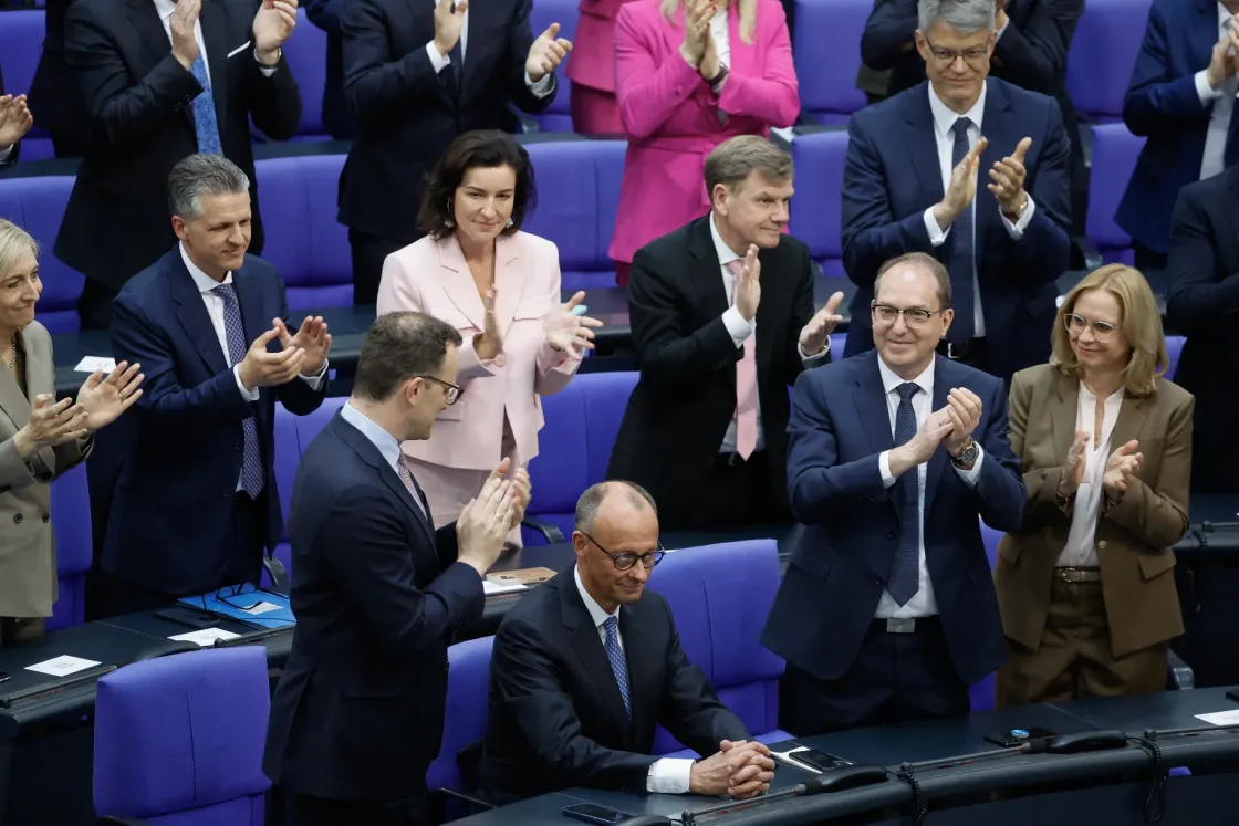 Másodszorra sikerült, Friedrich Merzet kancellárrá választották