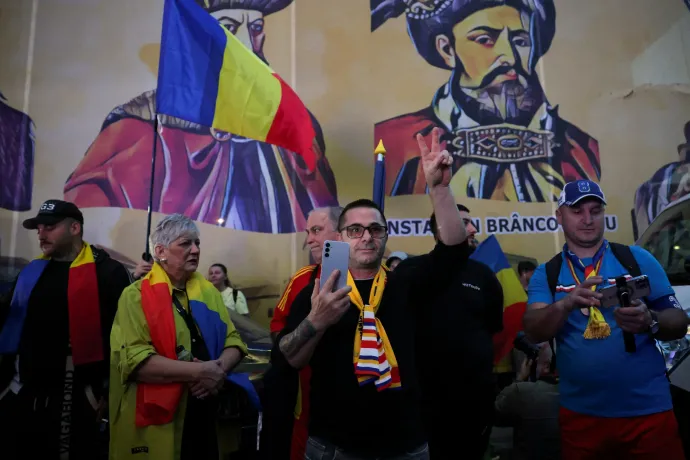Politológus: A rendszer megroppant, a hagyományos pártok a túlélésért manővereznek