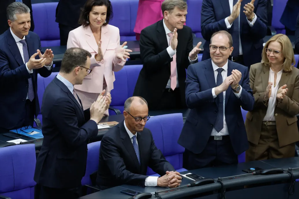 Ilyen pofonnal még nem kezdett német kancellár