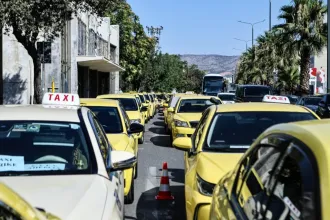 Sztrájkolnának a taxisok Görögországban, nem akarnak a részegek sofőrszolgálata lenni