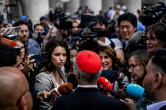 Fehér füstre vár a világ: nem gyorsan, hanem jól kell pápát választani