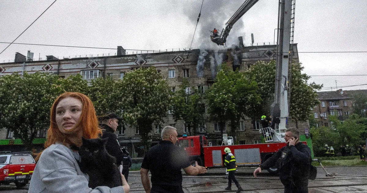 Ketten meghaltak Kijevben az újabb orosz dróntámadásban